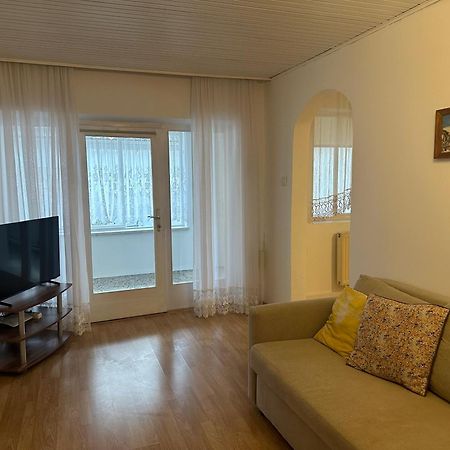 Cheap Outlet Center Apartment With Pool Parndorf Exterior photo